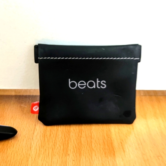 beats Other - Beats Magnetic Case for Earbuds